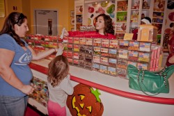 Jelly Belly Factory Tour: Free Samples Jelly Belly Factory Tour: Free Samples, 2012 Copyright Christine Hull, Windy Pinwheel