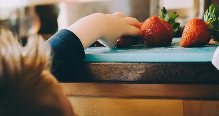 Building healthy eating habits for kids (Header), Source: Jennifer O'Neal at AllExerciseBikes.net